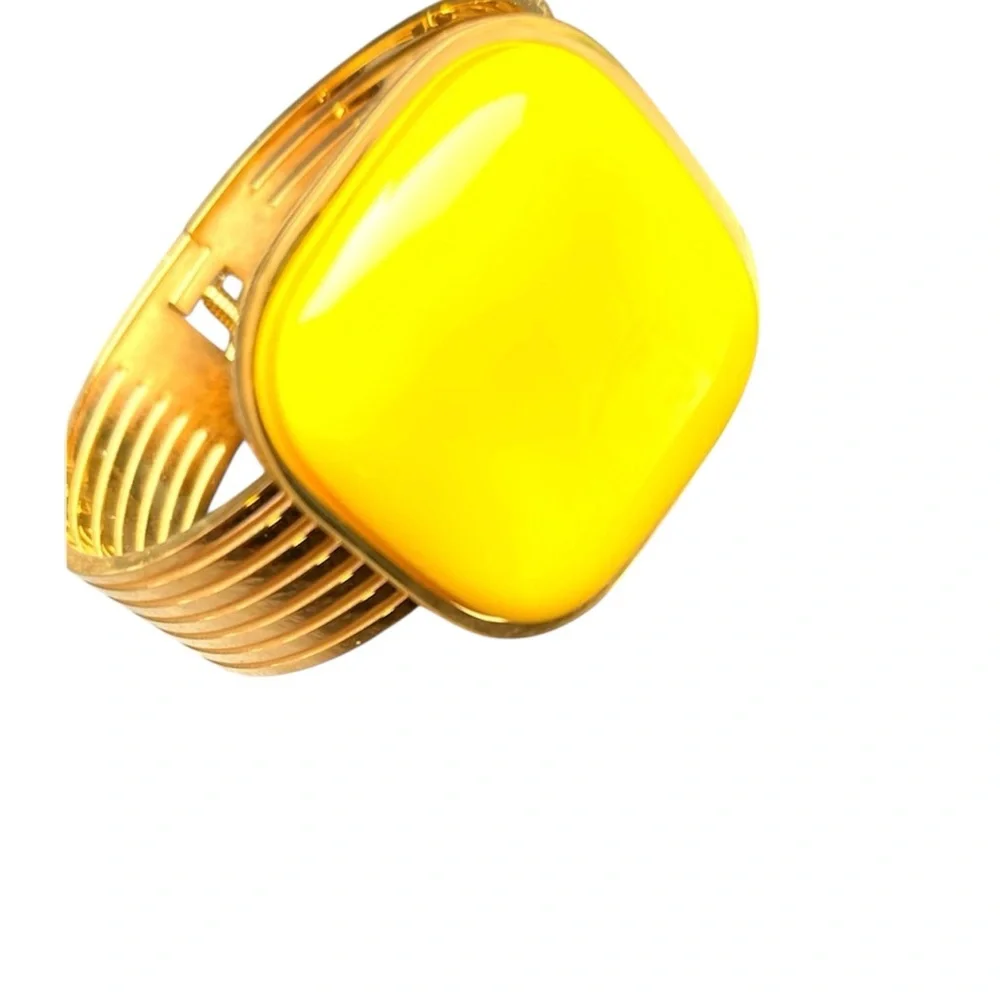 FASHION JEWELRY WIDE SCUFF STAINLESS STEEL BRACELET GOLD COLOR WITH YELLOW TOP